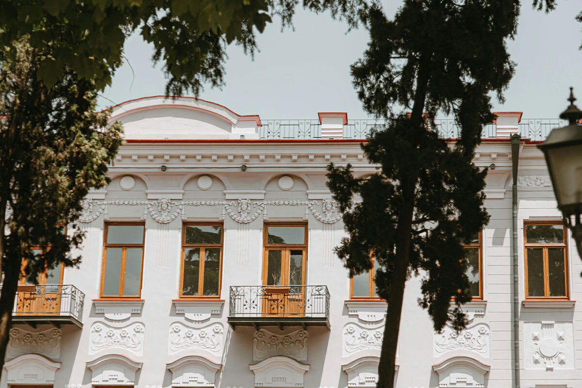 Nya fönster i gamla hus - så bevarar du stilen och får bättre komfort