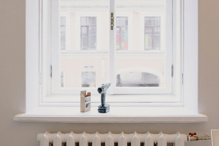 Byta fönster själv eller anlita hantverkare? Så väljer du rätt för ditt projekt