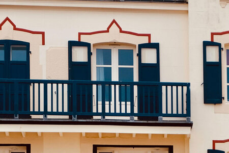 Universell utformning av dörrar och fönster - låg tröskel och smarta lösningar för hela huset