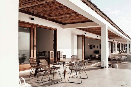 Altandörr eller skjutdörr - vad ska du välja till uteplats och trädgård?