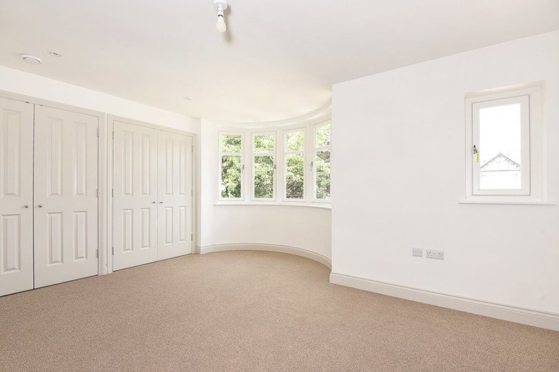 trafonster ljust rum